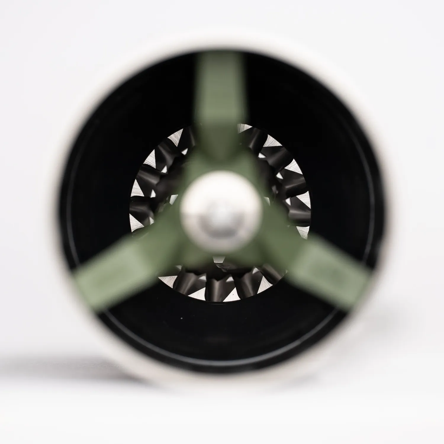 Comandante C40 LAB Tigershark moulin manuel 40 g